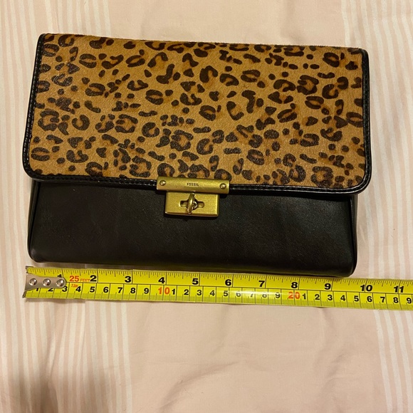 Leather leopard clutch with faux fur - Picture 6 of 10
